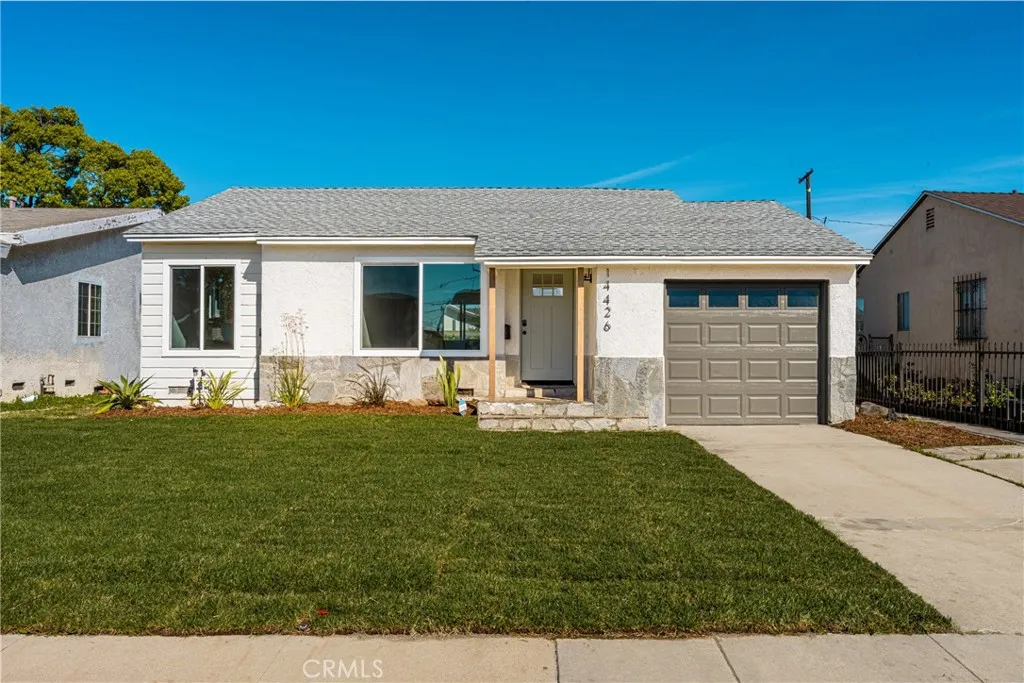 Compton, CA 90220