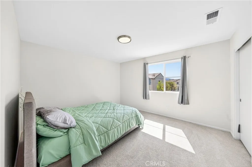 https://cdn.realtyfeed.com/cdn/127/306657003/4d878d9544d3260eb2ad4ed2df36a047.webp