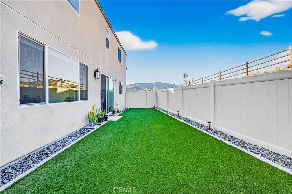 https://cdn.realtyfeed.com/cdn/127/306657003/5090762c8124b6a5b8421110d9dce38d.webp