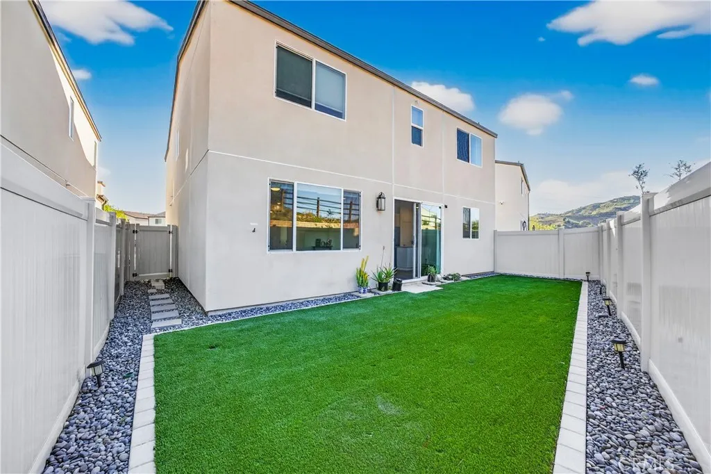 https://cdn.realtyfeed.com/cdn/127/306657003/6500cc6994820c64ee99b88fdf0c1477.webp