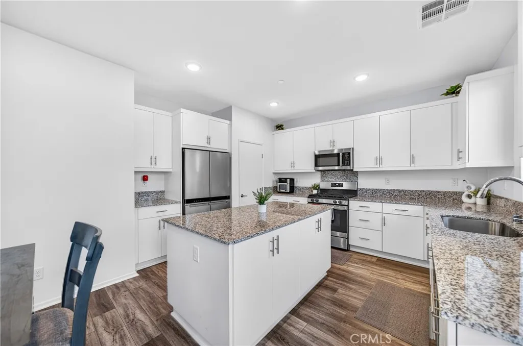 https://cdn.realtyfeed.com/cdn/127/306657003/8eedda8b19c47a7b3a58f115ad1cc6af.webp