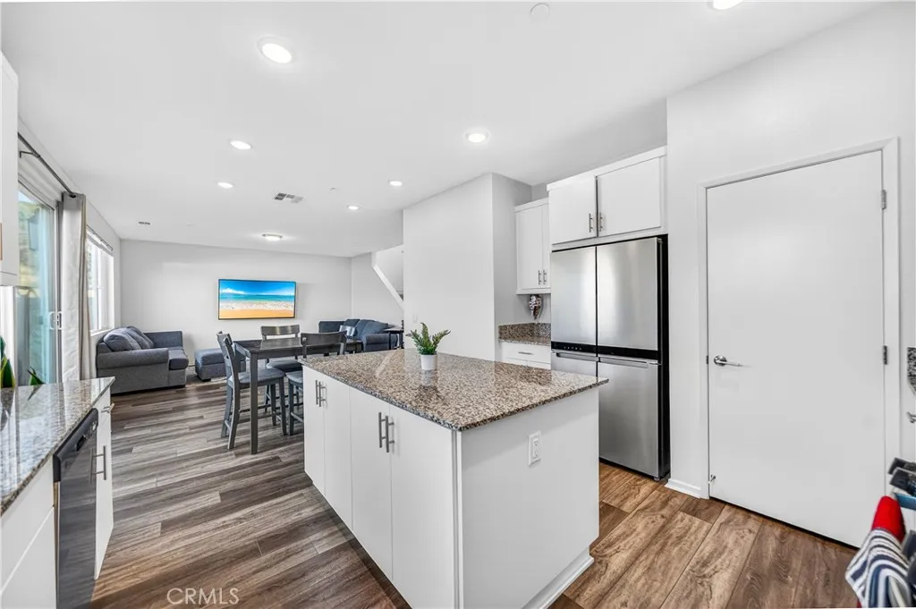 https://cdn.realtyfeed.com/cdn/127/306657003/99408315e7ac79a2cb4e6e22e75747f4.webp