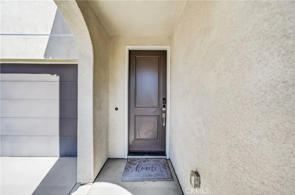 https://cdn.realtyfeed.com/cdn/127/306657003/afa952a1a7e936bc6f4efbedc3560593.webp