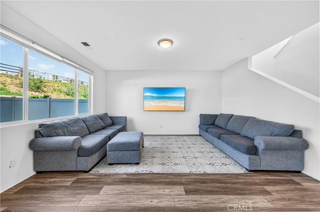 https://cdn.realtyfeed.com/cdn/127/306657003/fb519ec05ea3b9fe4a0d5de4ff5d577e.webp