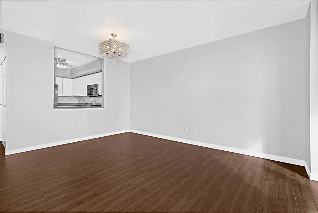 https://cdn.realtyfeed.com/cdn/127/306657067/15f46522bdd283f68163c34108ab2a03.webp