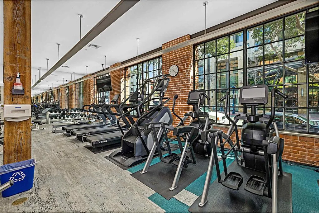 https://cdn.realtyfeed.com/cdn/127/306657067/3e1ff2f057ae9f333e2b617f536e2359.webp