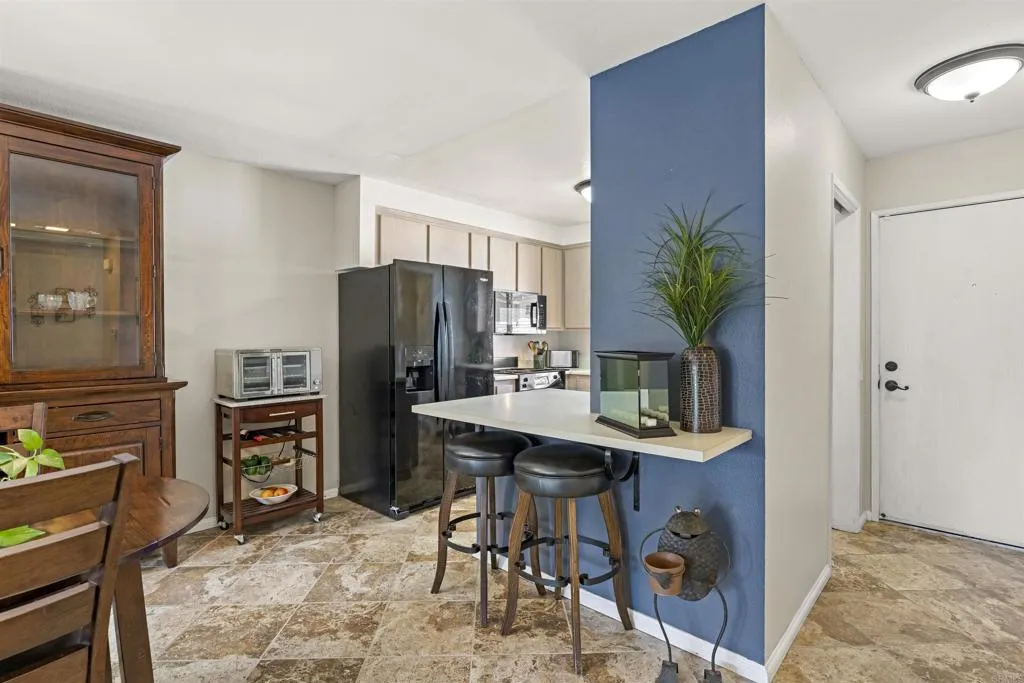 https://cdn.realtyfeed.com/cdn/127/306657131/2de30e7f8c71385cfe161c55f8380a9c.webp
