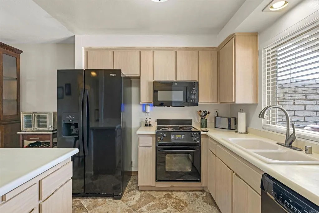 https://cdn.realtyfeed.com/cdn/127/306657131/3b1f9271f61a7eb93f8931f71feb279b.webp