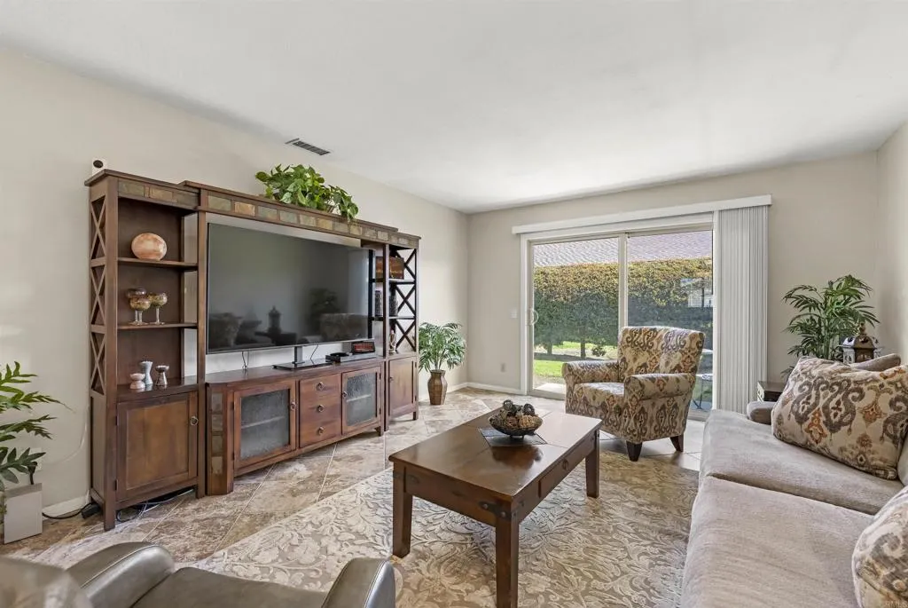 https://cdn.realtyfeed.com/cdn/127/306657131/a43c605b289f4d71c07f3431568b72ce.webp