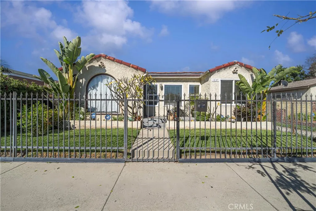 Los Angeles, CA 90044