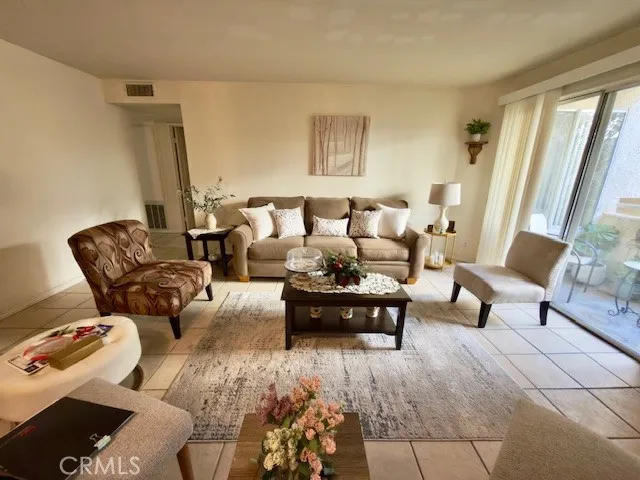 19400 Wyandotte Unit 16, Reseda, CA 91335 - Photo 5 of 24, Reseda, CA