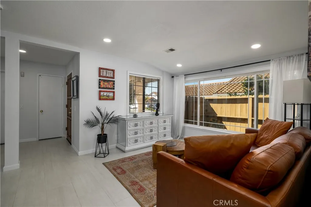 https://cdn.realtyfeed.com/cdn/127/306657197/5eca395ab8efe8ea618b59c8c4f711b0.webp