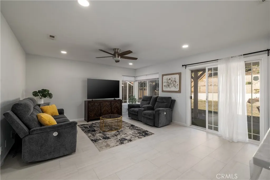 https://cdn.realtyfeed.com/cdn/127/306657197/8e171c1b1f4b31fb56e0b1f81737e039.webp