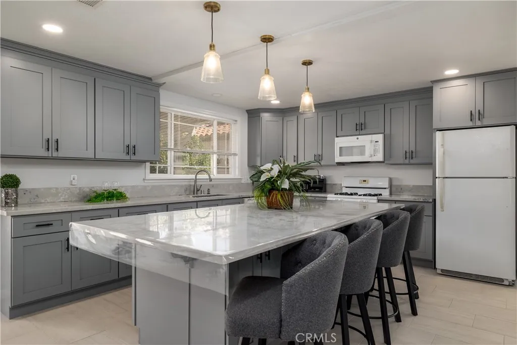 https://cdn.realtyfeed.com/cdn/127/306657197/96d0ea2b6ff80815aff624ed7691cb8d.webp