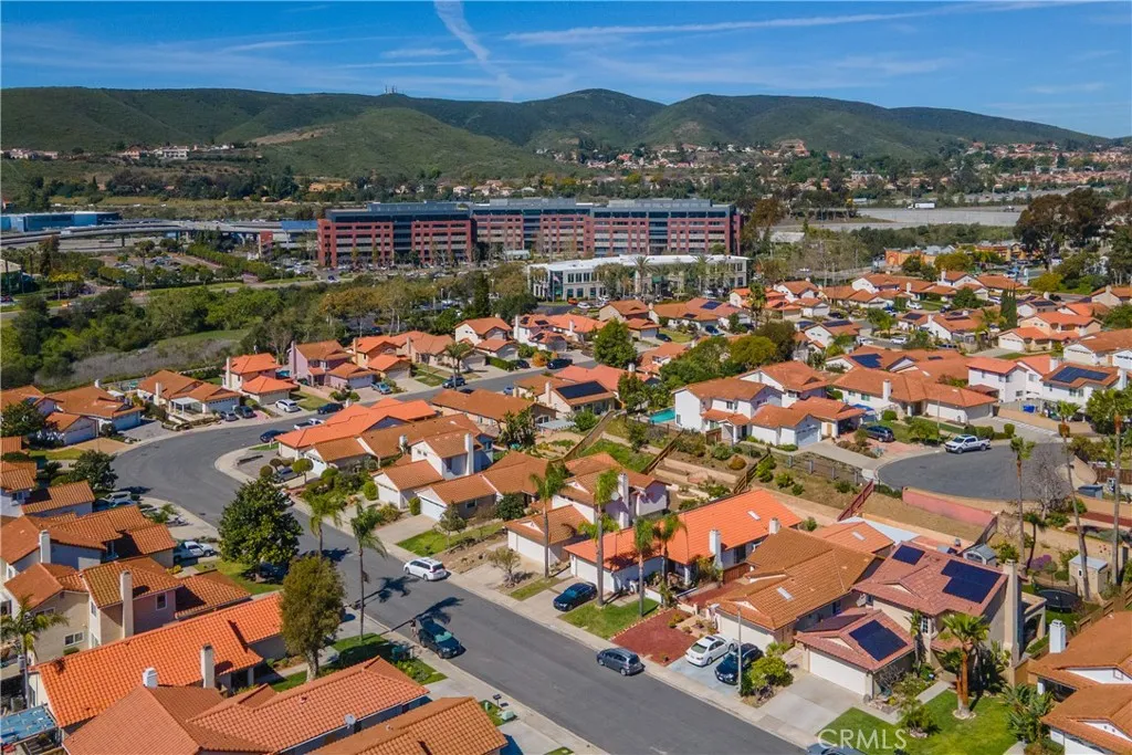 https://cdn.realtyfeed.com/cdn/127/306657197/e1e6673125e5841199748f2d68020196.webp