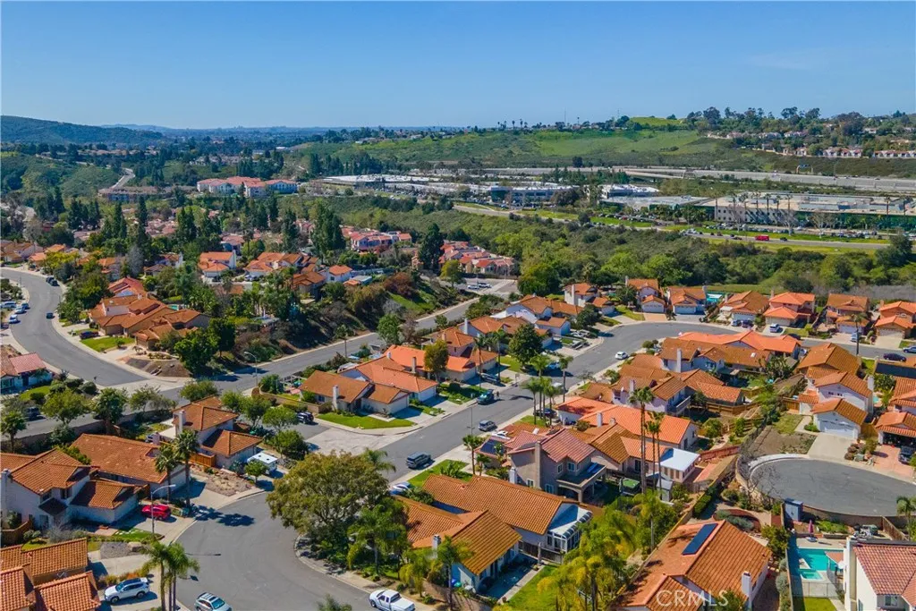 https://cdn.realtyfeed.com/cdn/127/306657197/e43c51c1d01abb3d97f9e0226cb930e3.webp