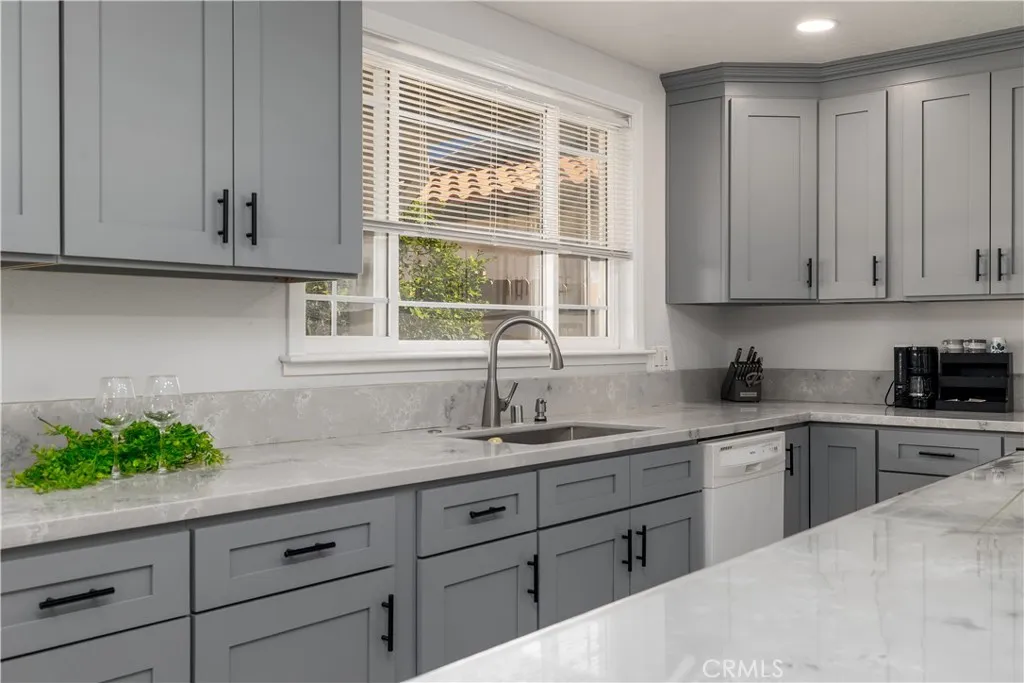 https://cdn.realtyfeed.com/cdn/127/306657197/f8262dcd07be6a1b2db920c785f2eb55.webp