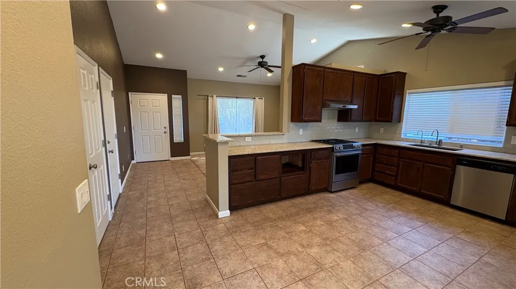 1463 Hunter, Merced, CA 95340 - Photo 5 of 17, Merced, CA