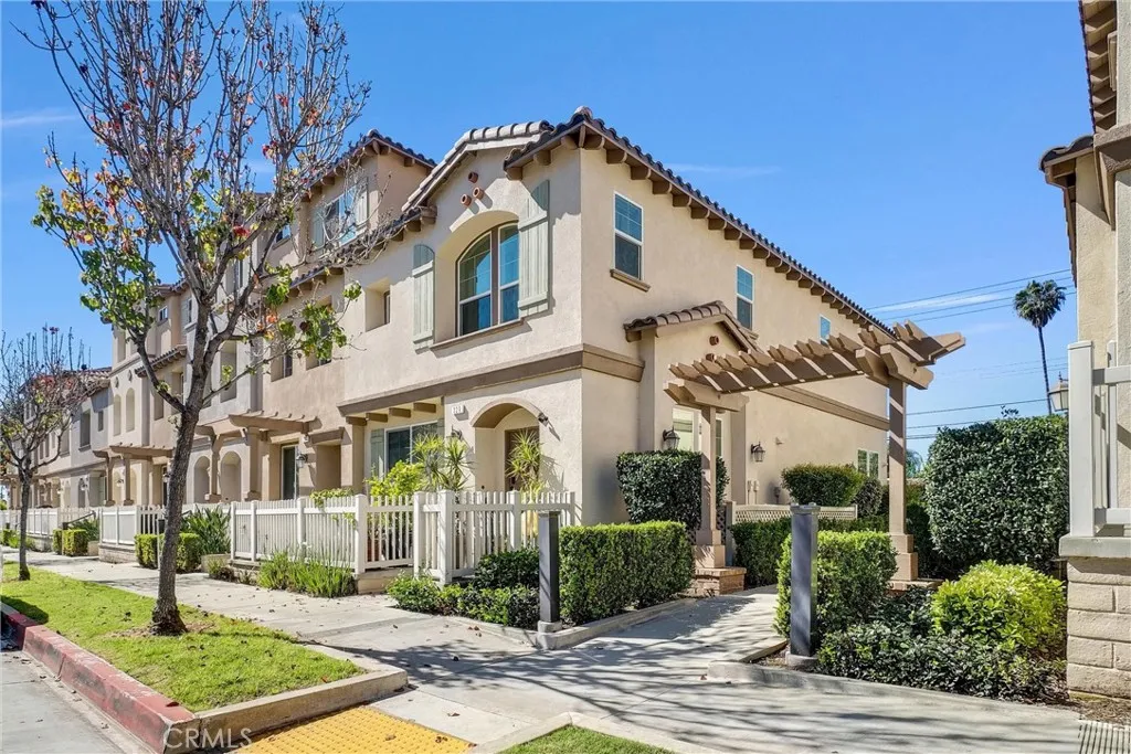 Azusa, CA 91702