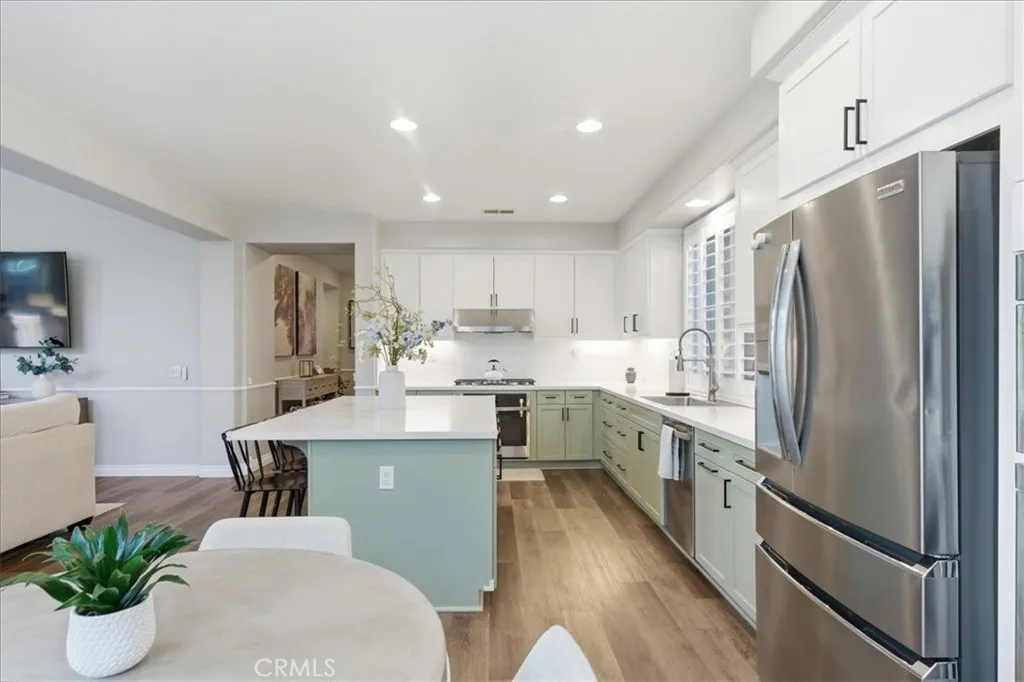https://cdn.realtyfeed.com/cdn/127/306657390/79fd3ebc4c3187fb33cd95e8888b83c2.webp