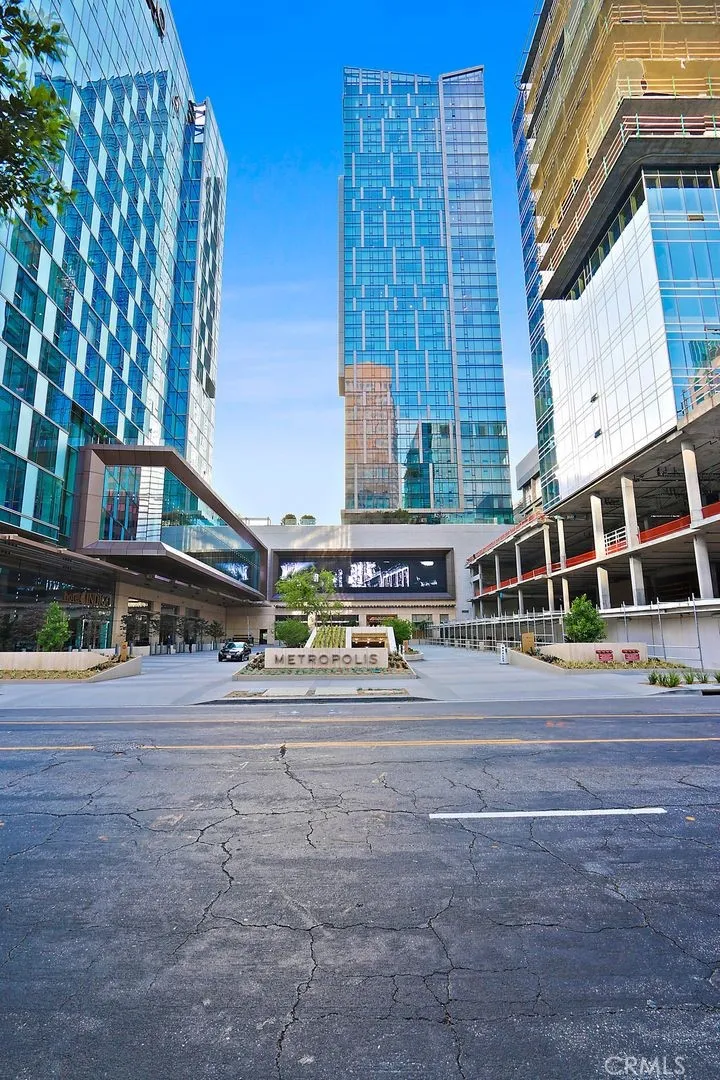 Los Angeles, CA 90017