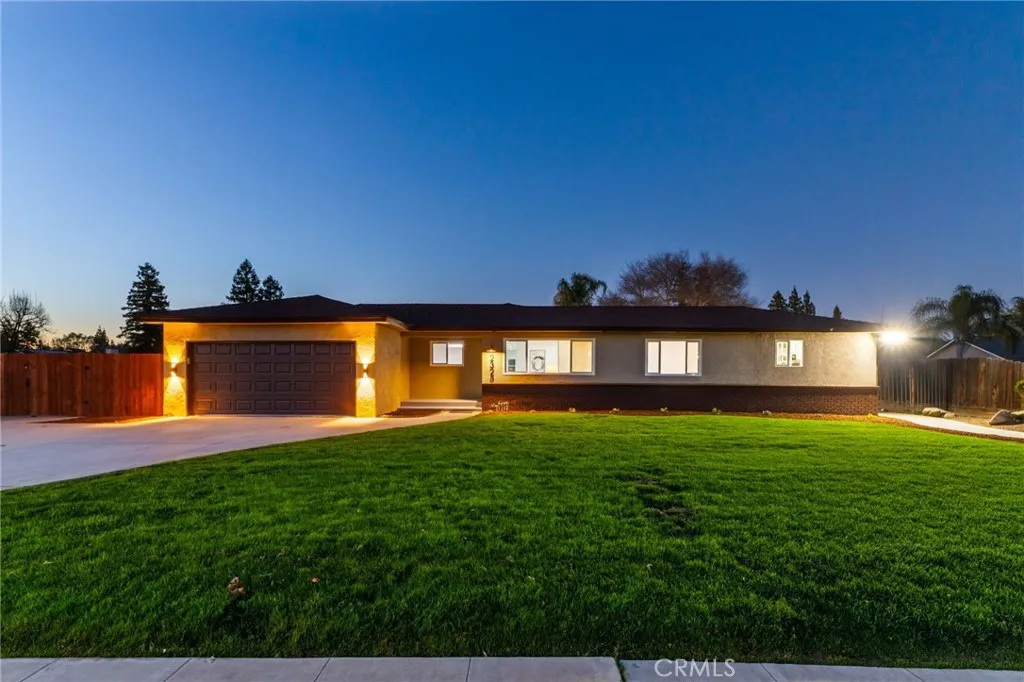 2325 Sierra Avenue, Clovis, CA 93611