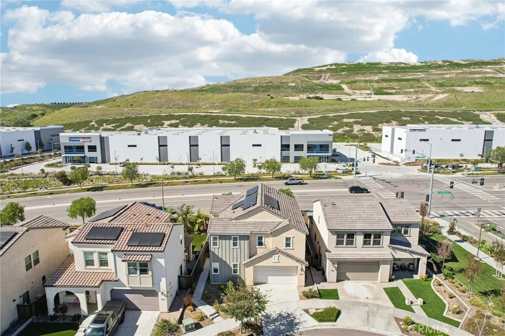 https://cdn.realtyfeed.com/cdn/127/306657455/f46429bf1fb48421e0b481b1e57214c3.webp