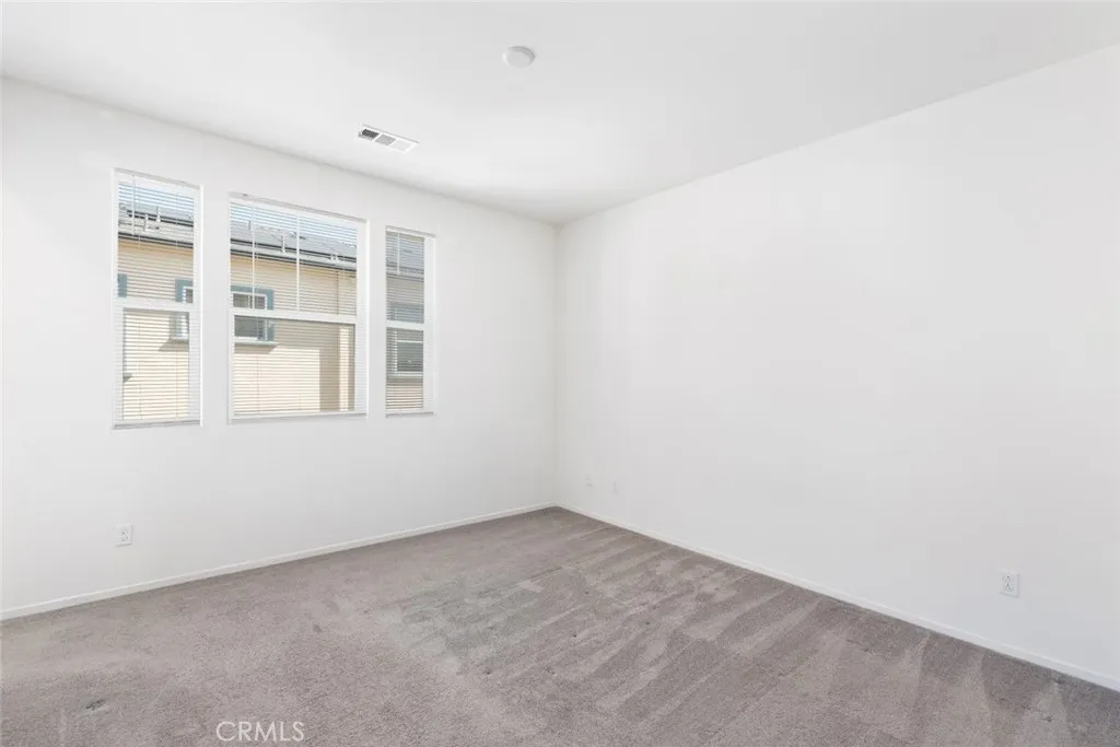 https://cdn.realtyfeed.com/cdn/127/306657468/392a874ba6f06ffa1d9d0f95a9228241.webp