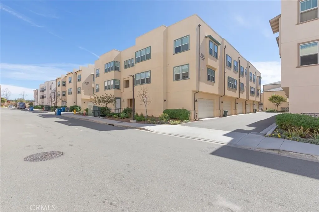 https://cdn.realtyfeed.com/cdn/127/306657468/9319bf4b0229dcd9b329bec4650ce39f.webp