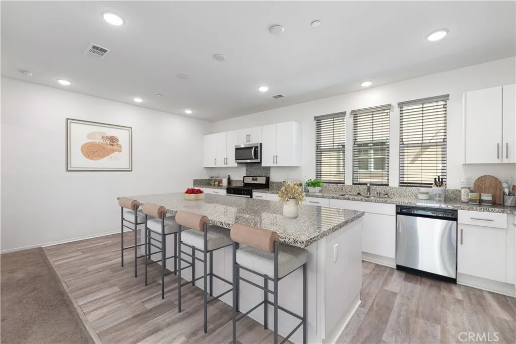https://cdn.realtyfeed.com/cdn/127/306657468/fc7513fb263657b1292d829491f9a4e0.webp