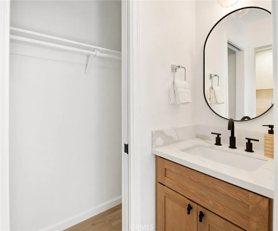 https://cdn.realtyfeed.com/cdn/127/306657504/95f7bec42824d1e58dc0fac8fbe84c79.webp