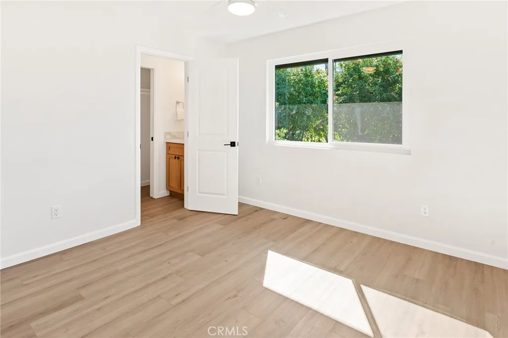 https://cdn.realtyfeed.com/cdn/127/306657504/eb54929ef7cca599c1adbdecb8dd9544.webp