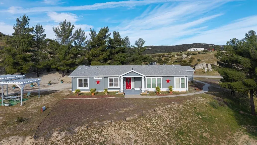 https://cdn.realtyfeed.com/cdn/127/306657608/1dbb6317001df9117c62d653af231c0c.webp