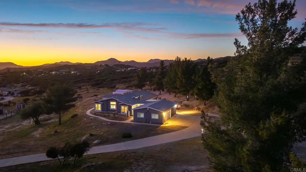 https://cdn.realtyfeed.com/cdn/127/306657608/5953c6b19b9264f574579c9c61945d2f.webp