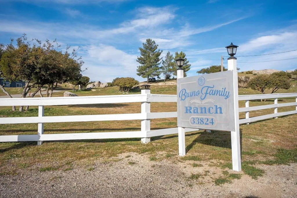 https://cdn.realtyfeed.com/cdn/127/306657608/74207a2ff1fb9b0800e434a642119968.webp
