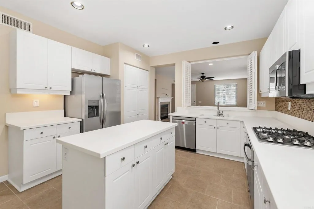 https://cdn.realtyfeed.com/cdn/127/306657690/96b2544acba26b3f27ef26c68dbe7f67.webp