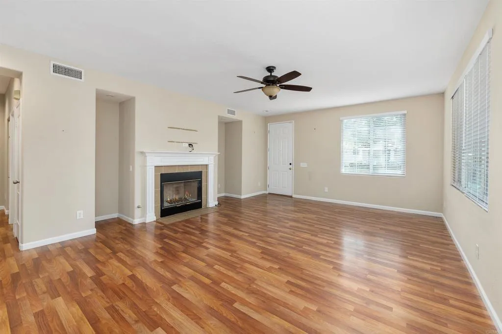 https://cdn.realtyfeed.com/cdn/127/306657690/b451a407fe42fe0f074eb7a1989c3991.webp