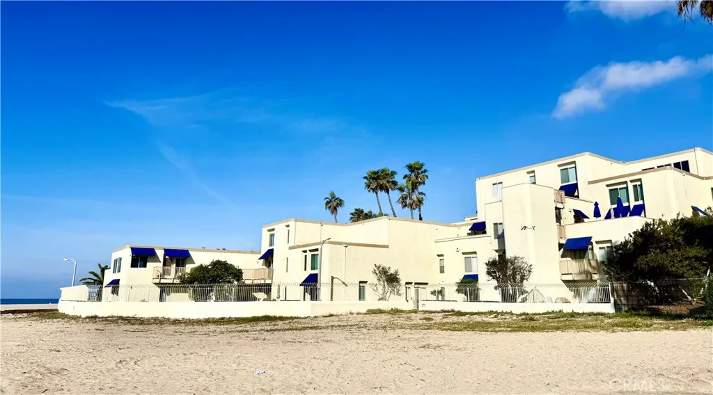 711 Pacific Coast Highway Unit 324, Huntington Beach, CA 92648 - Photo 2 of 29, Huntington Beach, CA