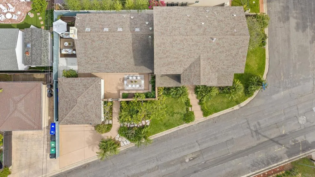 https://cdn.realtyfeed.com/cdn/127/306657734/308673a85cbc1b724c482439864bb2f6.webp