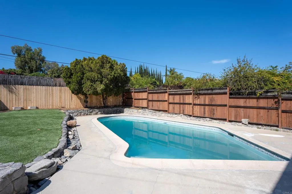 https://cdn.realtyfeed.com/cdn/127/306657750/355e6ee029781f0fe2864a96e14e6075.webp