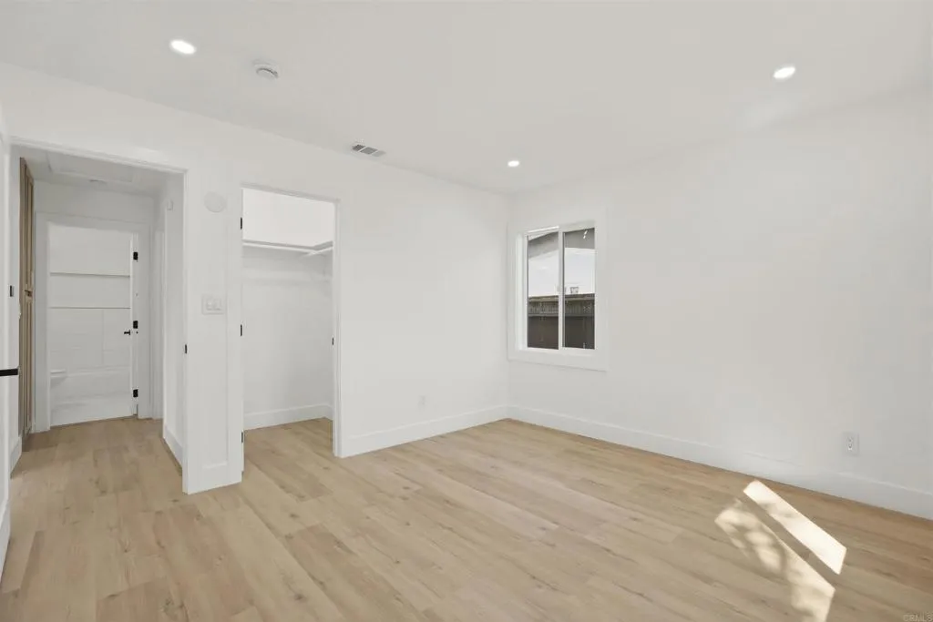https://cdn.realtyfeed.com/cdn/127/306657750/ed9cd0992ecb91362bb1aba711cad739.webp