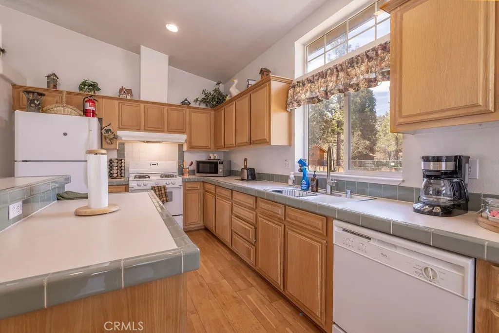 1017 Nana Avenue, Big Bear, CA 92314 - Photo 5 of 51, Big Bear, CA