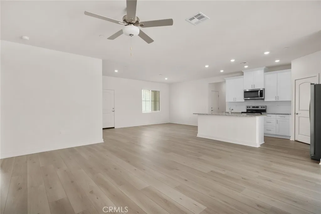 14860 Desert Lily Court, Apple Valley, CA 92307 - Photo 3 of 6, Apple Valley, CA