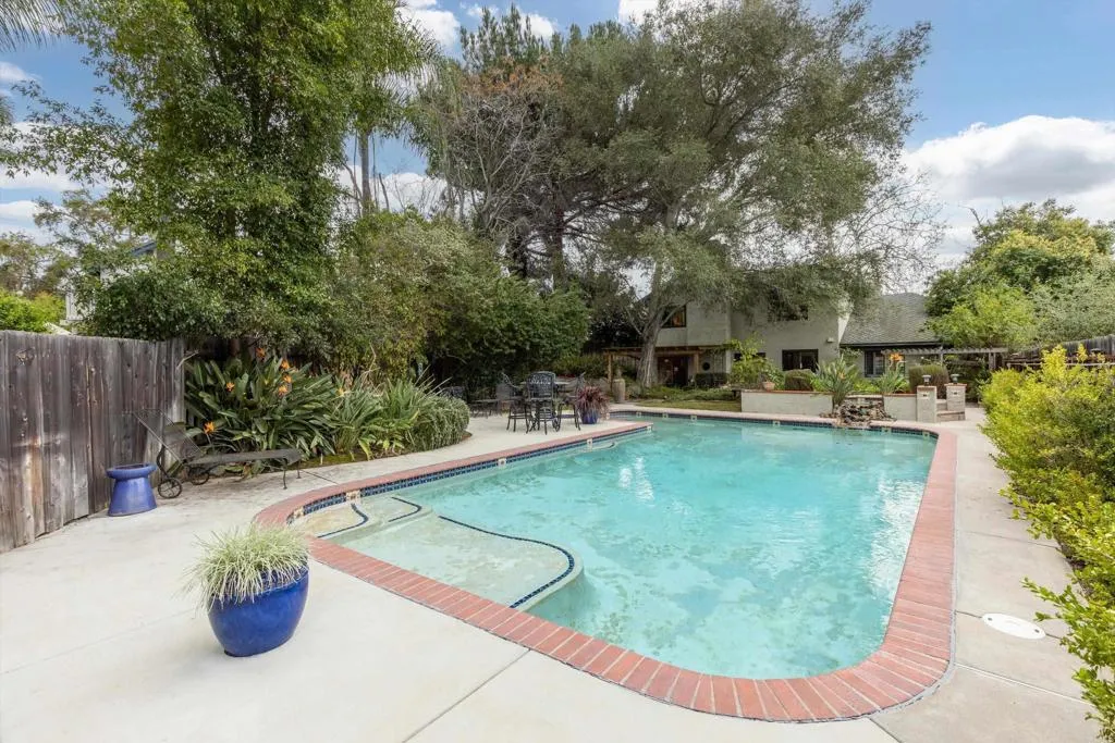 https://cdn.realtyfeed.com/cdn/127/306658041/3268c1ed57e9a8caec1613822c8ba91f.webp
