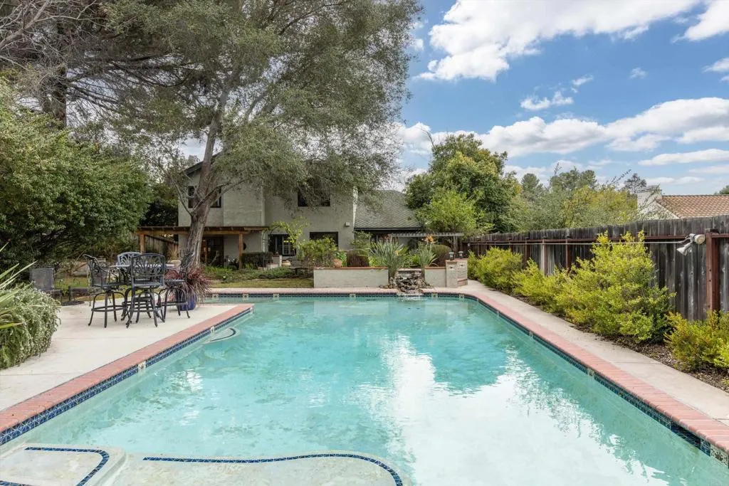 https://cdn.realtyfeed.com/cdn/127/306658041/6226db5d8e74fe48b7266265d6670752.webp