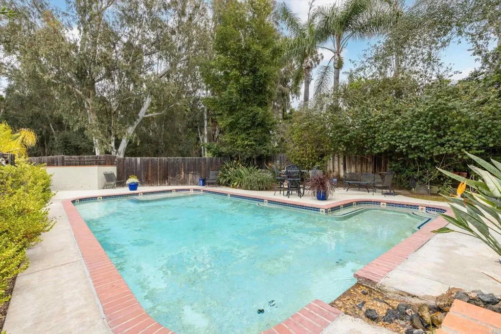 https://cdn.realtyfeed.com/cdn/127/306658041/7a496ef957bea32056a4e1989ab877a2.webp
