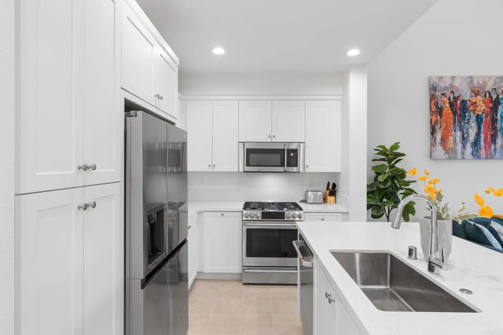https://cdn.realtyfeed.com/cdn/127/306658046/ed8c9c7e6f2358f95b176d9bcc3af98c.webp