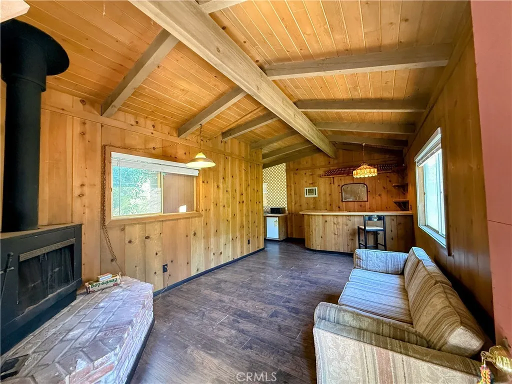 https://cdn.realtyfeed.com/cdn/127/306658049/0da4dbf2c4c5cffeecb22835cc7e14c6.webp