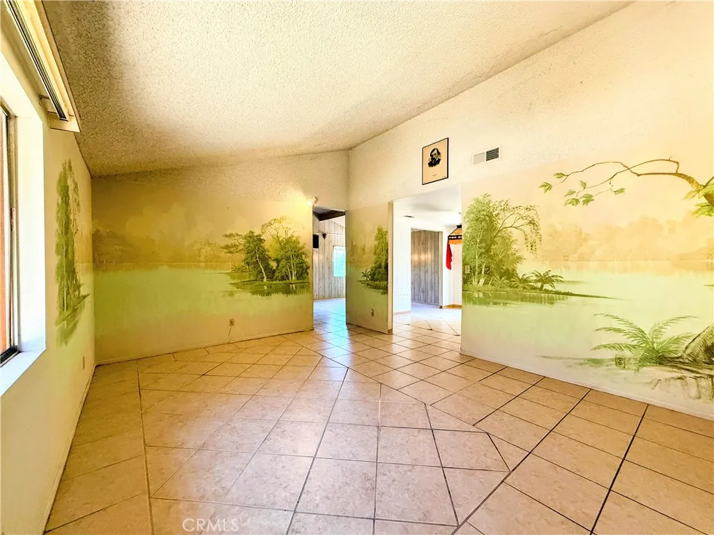 https://cdn.realtyfeed.com/cdn/127/306658049/16b2dc464c769f96e65d8de3364977f5.webp