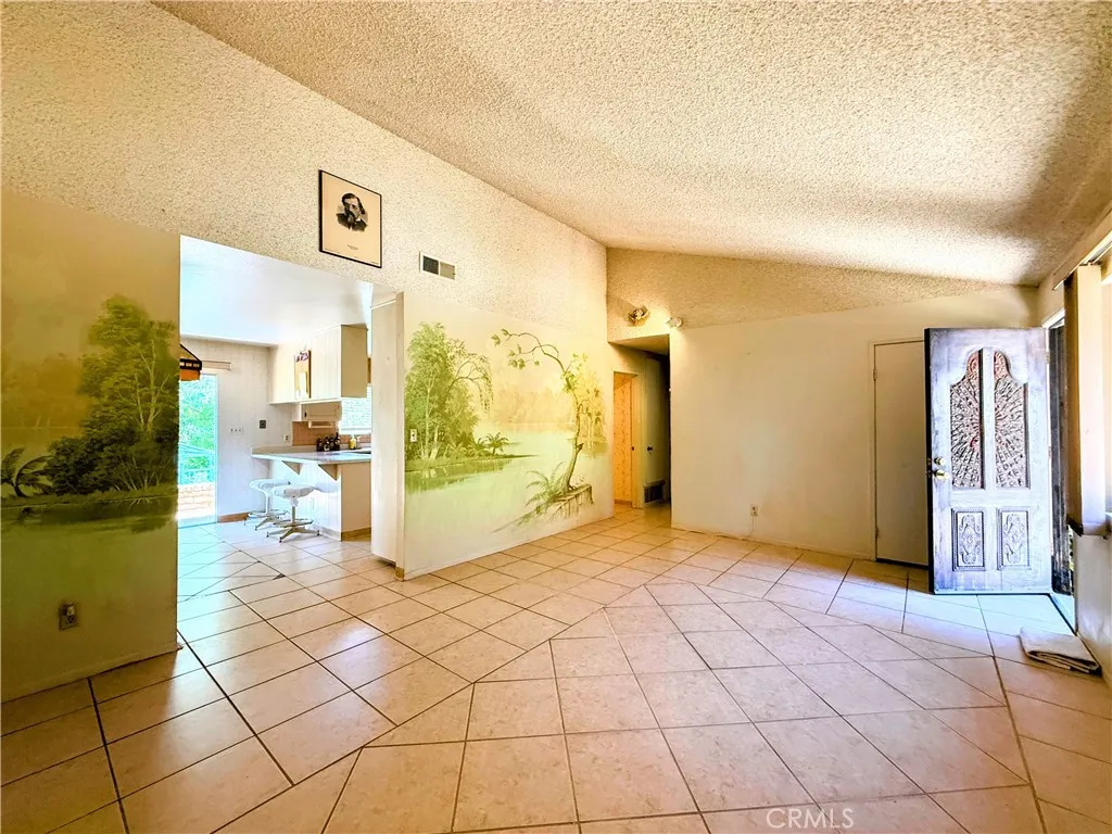 https://cdn.realtyfeed.com/cdn/127/306658049/1b58d4c1cb195fa5d017dbe3b5dfa6e3.webp